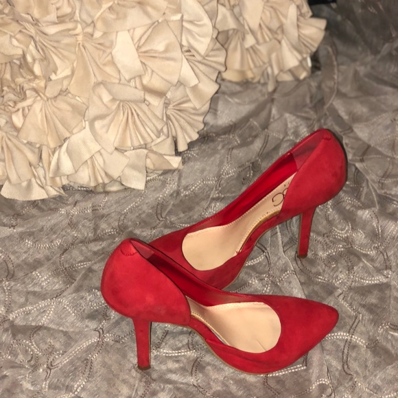 *SOLD* BCBG Paris Red Stilettos - Picture 3 of 3